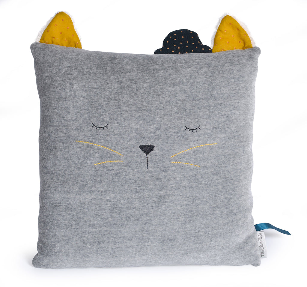 This grey 30 x 30 cm cushion is ideal to decorate baby's room, on the bed or on a seat. It features Alphonse the Cat from Moulin Roty's Les Moustaches range with his very soft ears and a polka dot bowler hat sleeping. 