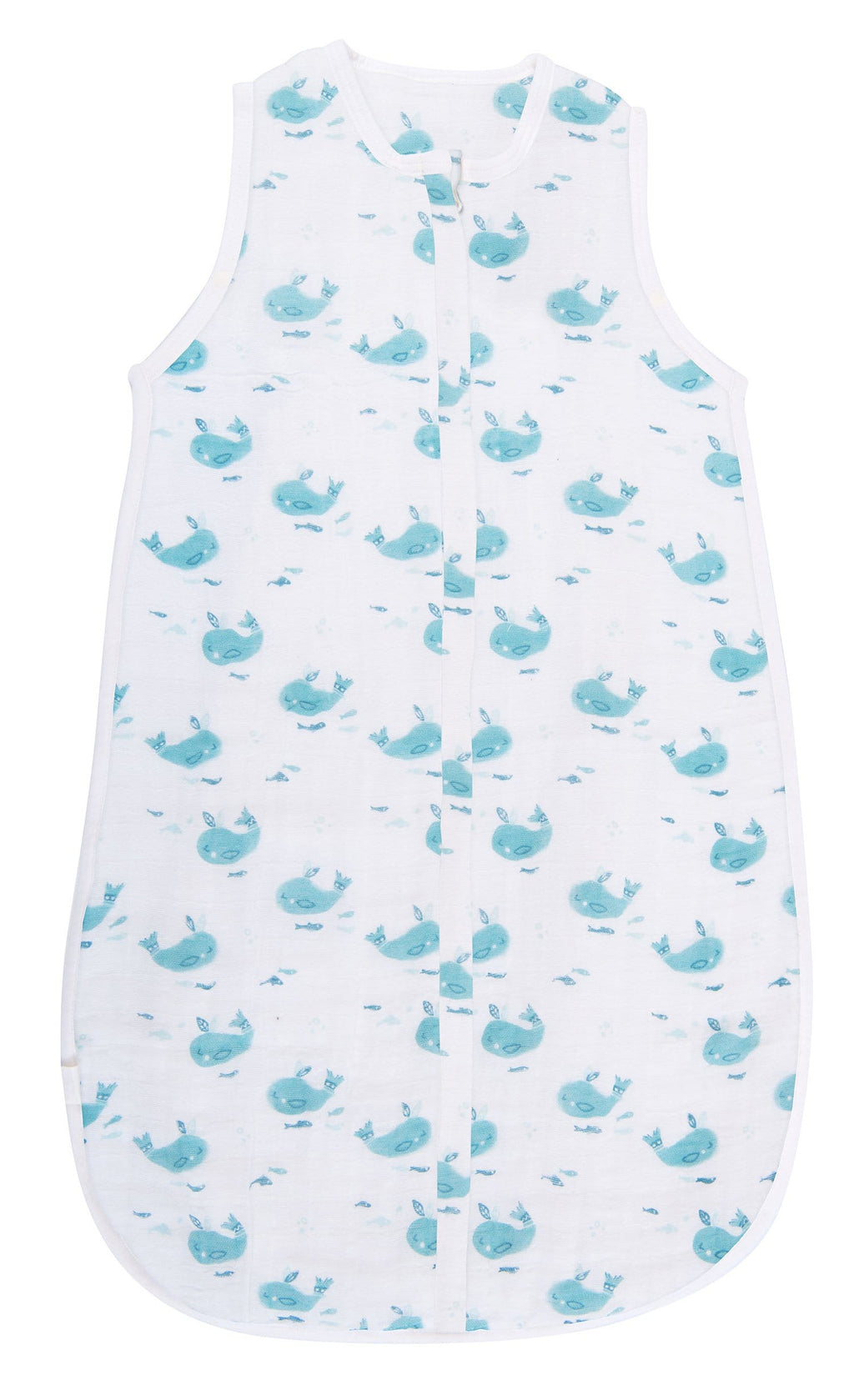 This charming baby sleeping bag made of muslin with blue whale print is perfect to wrap baby in a cocoon of softness from 6 up to 36 months. Soft and light, it is adapted to summer temperatures thanks to its breathable fabric. The length can be adjusted using press-studs as the child grows. 