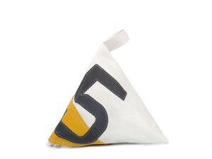Made of white and grey Dacron sail, with yellow marine-grade canvas corner and adorned with an oversized grey number '5', this pyramid-shaped door stopper will add a splash of colour and nautical character to your interior!
