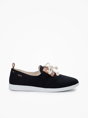This minimalist black canvas sneaker is packed with neo-retro style and nautical inspiration with details such as oversized eyelets, leather yokes and marine-inspired cord laces.