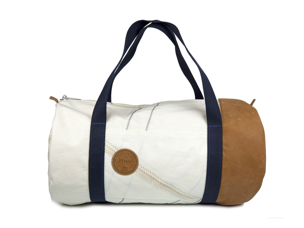 The Onshore travel bag from 727Sailsbags is made from 100% recycled sails, crafted and hand-sewn by expert seamstresses in France. It comes in beige and camel tones here. The sails come from the last-surviving tall ship from the 19th century, the Belem. It is a truly unique, vintage travel bag for men, sized perfectly for weekend getaways or longer breaks. The nautical fan in your life will love it! 