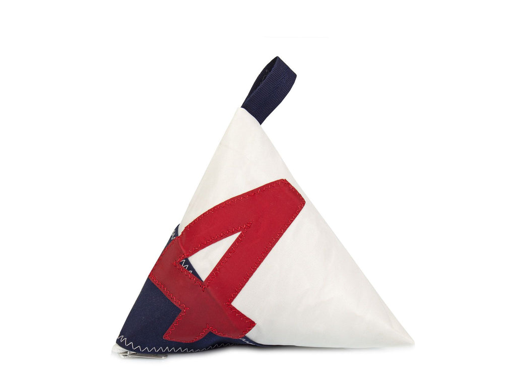 Made of white and red Dacron sail and navy canvas, and adorned with an oversized red number '4', this pyramid-shaped door stopper will add a splash of colour and nautical character to your interior!