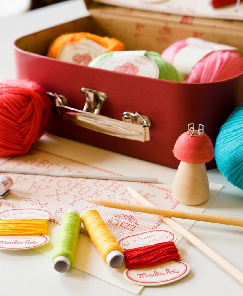 Moulin Roty | Sewing & Knitting Kit in Illustrated Carry Case | Age: 6+
